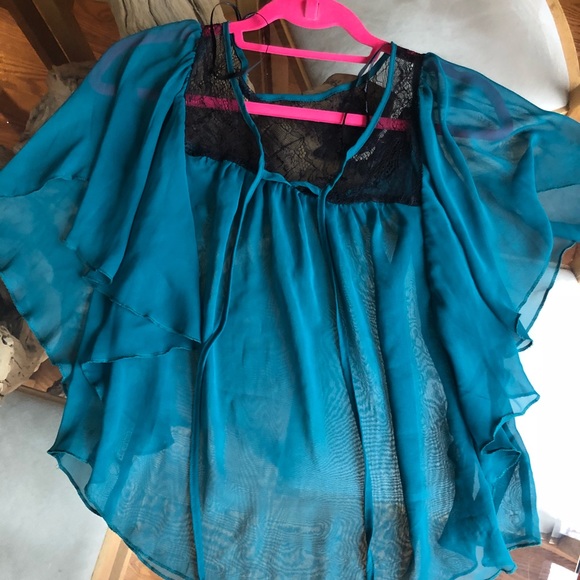 Cute forever 21 top - Picture 2 of 4